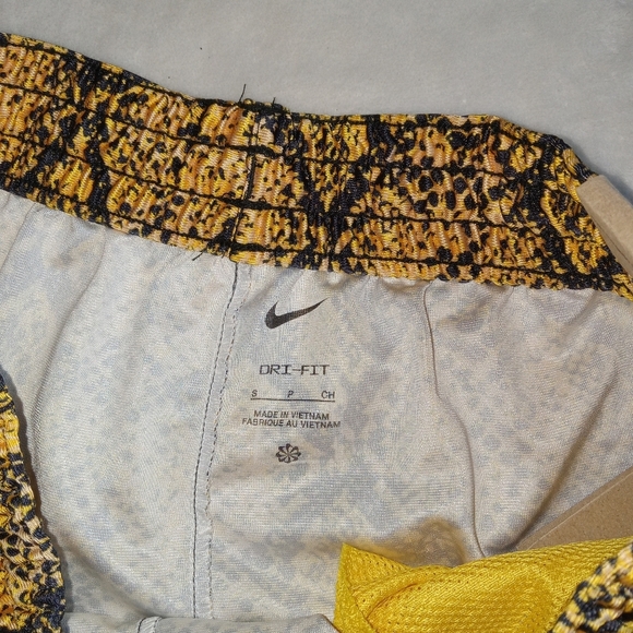 Nike NWT Black & Gold Snake Skin Print "FLY" Dri-Fit Basketball Shorts size S - Picture 5 of 10
